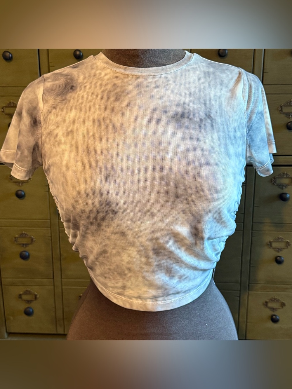 Women’s Cropped Mesh Tie-Dye Tee - Light Gray